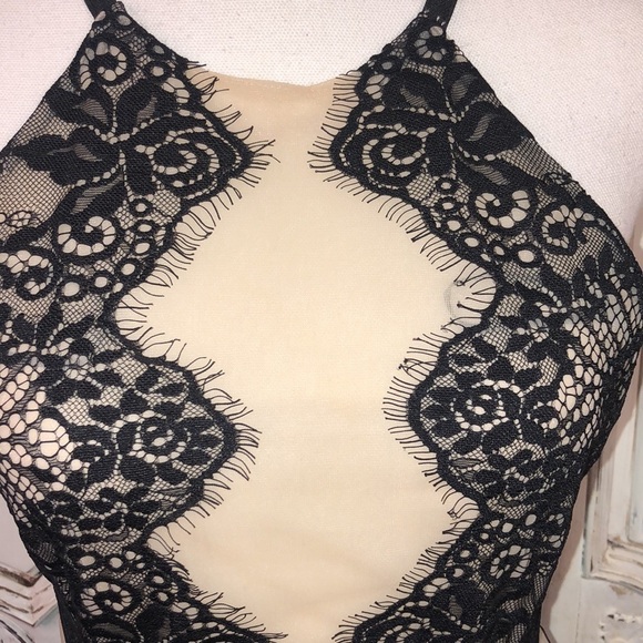 San Joy NWT Black and Cream Lace and Sheer With Cut Out Romper Size Small - Picture 6 of 13